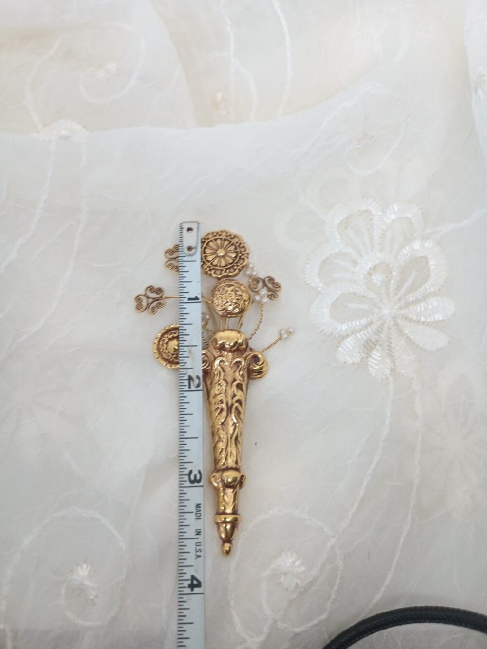 Floral Spray Floral Bouquet Brooch Large Gold Tone Faux Pearl - Picture 5 of 5